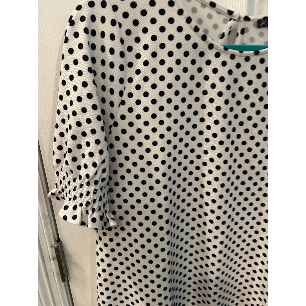 Adrianna Papell Blouse White‎ Black Polka Dot Smocked Cuff Ruffle Top - Picture 2 of 7